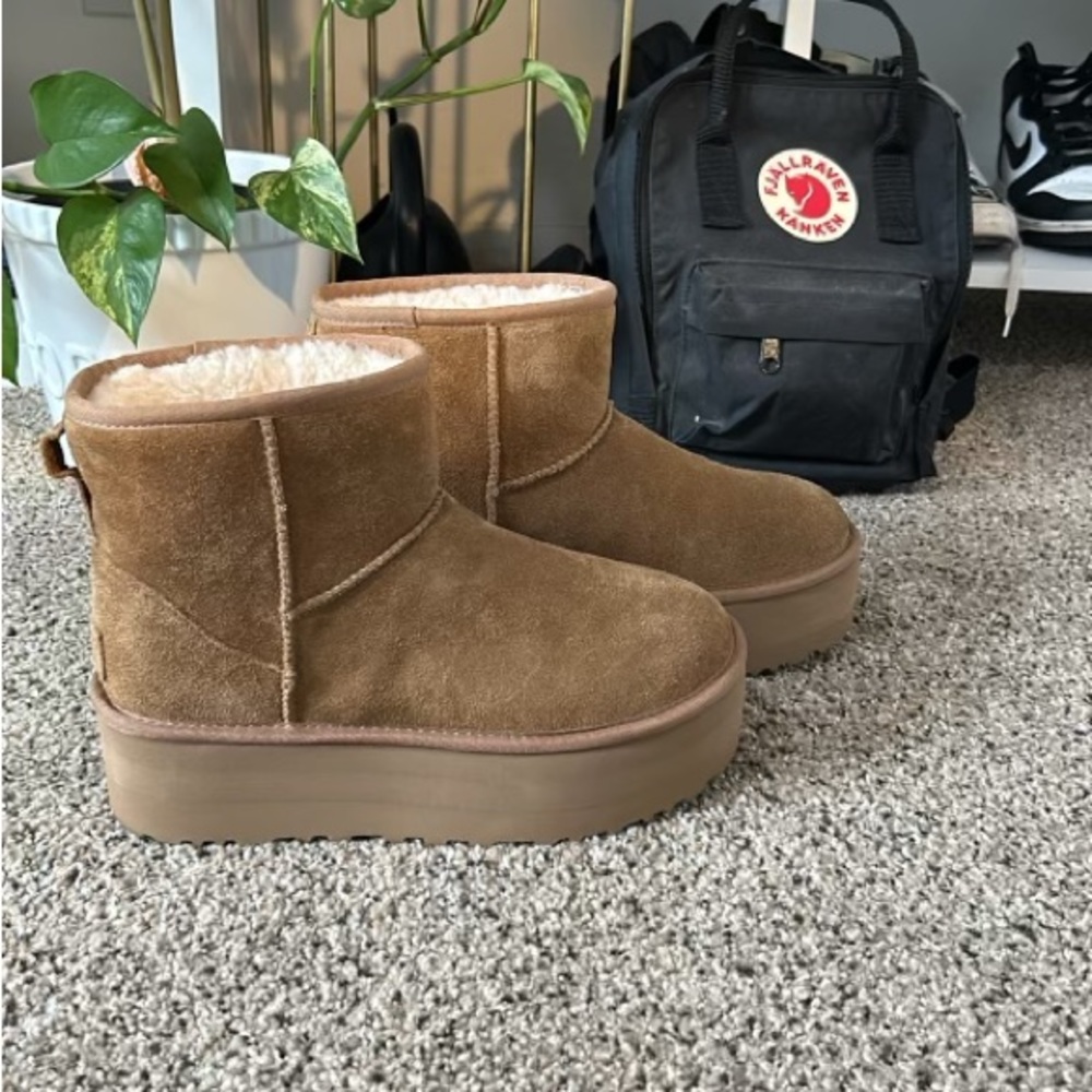 Practically Brand New Platform Uggs. Only Been Wo… - image 5